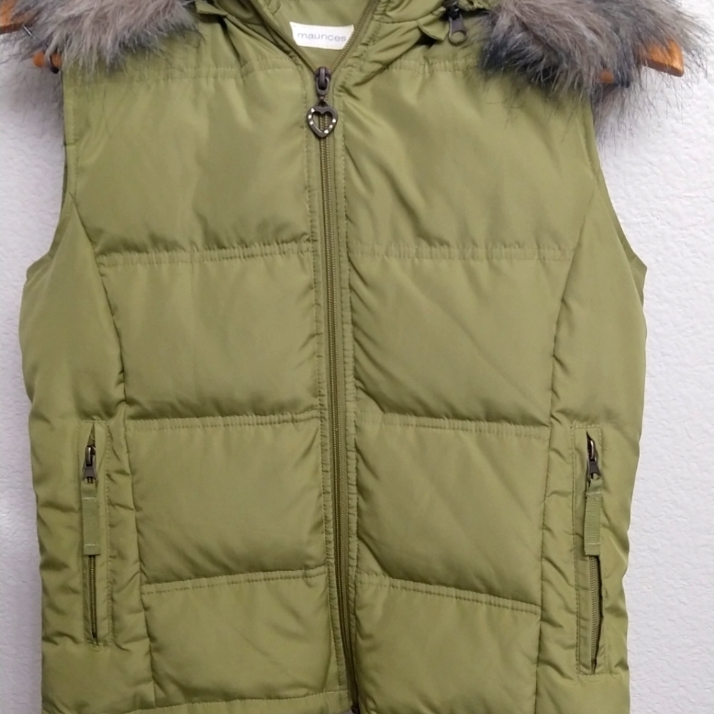 Maurices Olive Green Vest with Faux Fur, Heart Zipper, and Secret Pockets. Small